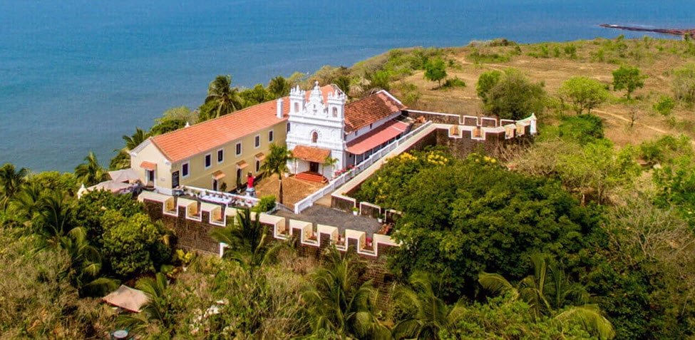 Tiracol Fort, North Goa, Goa - Vushii.com Tiracol Fort, North Goa, Goa - Vushii.com